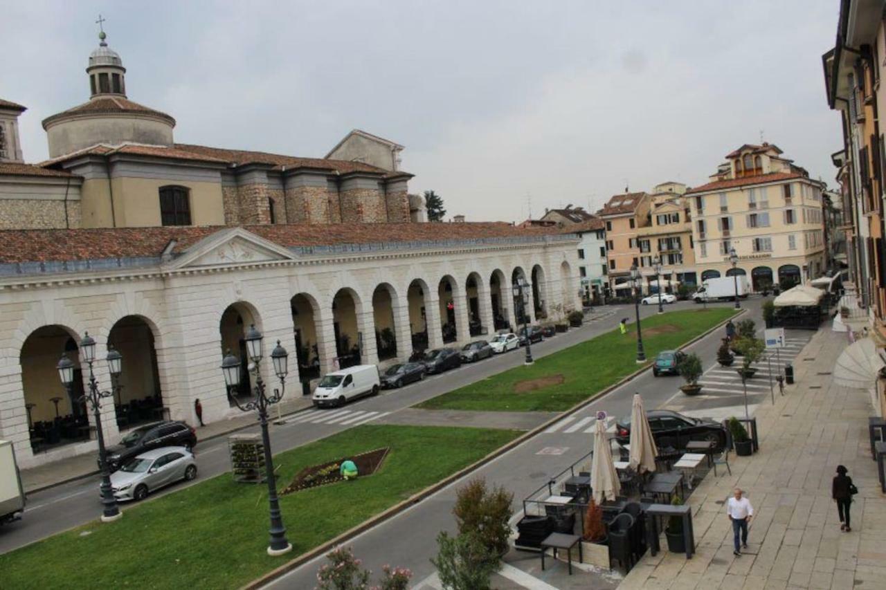 Ferienwohnung Il Bilocale Di Fabbio E Monica Brescia Exterior foto